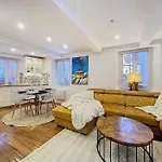 Hyper Centre . Terrasse Vue Mont Blanc . Parking Apartment